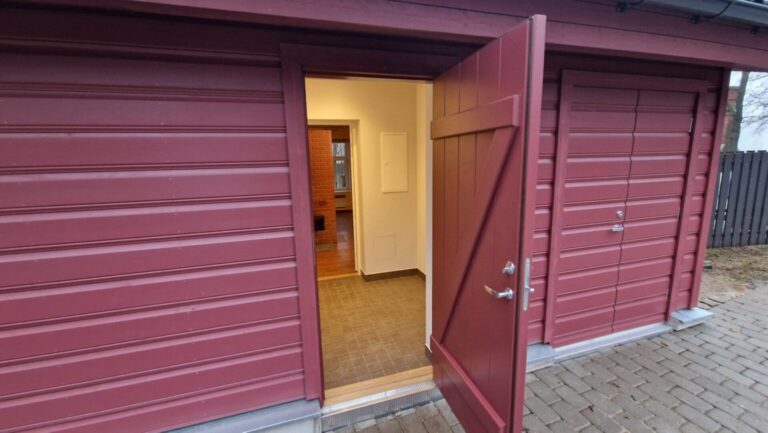 Juurdeehituse lammutus ja uue ehitus (Tartu)